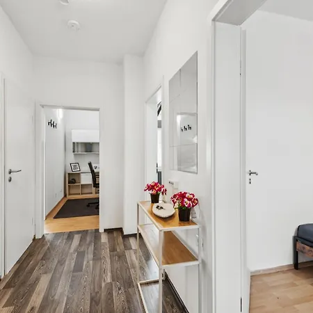 Velbert, Gute Lage, Ideal Fuer Geschaeftsleute, Monteure, Messegaeste, 3 Schlafzimmer, Smarttv Appartement Velbert