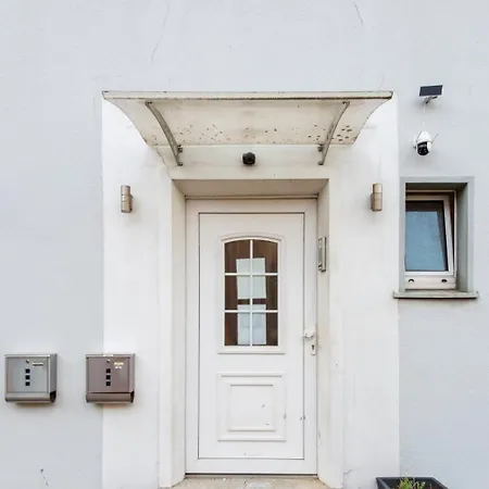 Appartement Velbert, Gute Lage, Ideal Fuer Geschaeftsleute, Monteure, Messegaeste, 3 Schlafzimmer, Smarttv Velbert