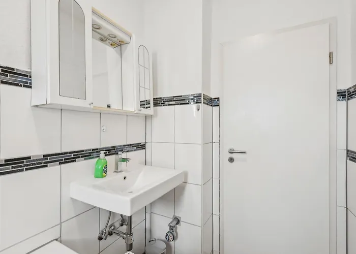 Velbert, Gute Lage, Ideal Fuer Geschaeftsleute, Monteure, Messegaeste, 3 Schlafzimmer, Smarttv Velbert