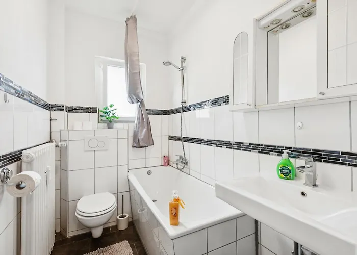 Velbert, Gute Lage, Ideal Fuer Geschaeftsleute, Monteure, Messegaeste, 3 Schlafzimmer, Smarttv Velbert