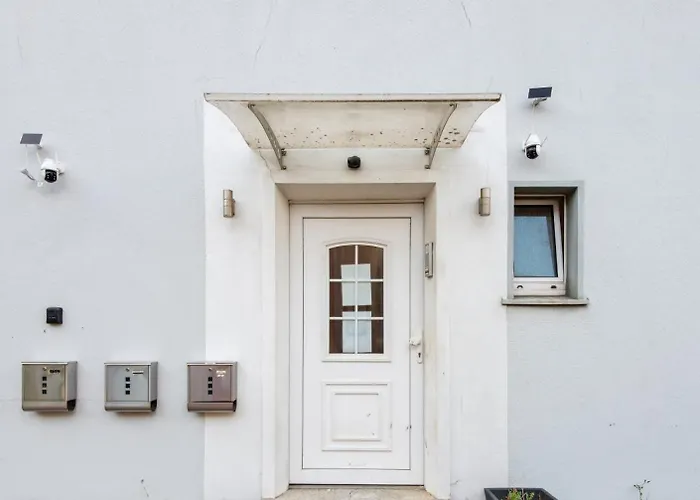 Appartamento Velbert, Gute Lage, Ideal Fuer Geschaeftsleute, Monteure, Messegaeste, 3 Schlafzimmer, Smarttv Velbert